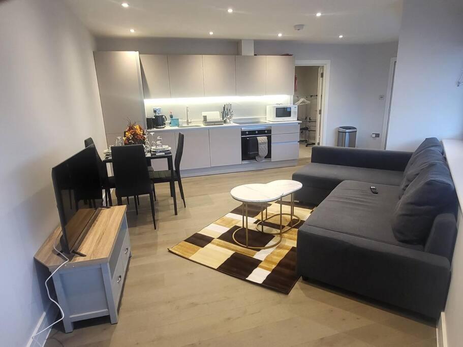 Entire Reigate Apartment Hosted By Pius Eksteriør billede