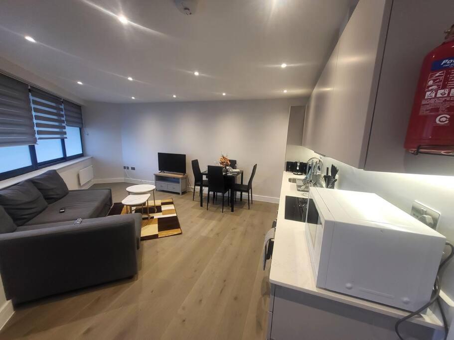 Entire Reigate Apartment Hosted By Pius Eksteriør billede