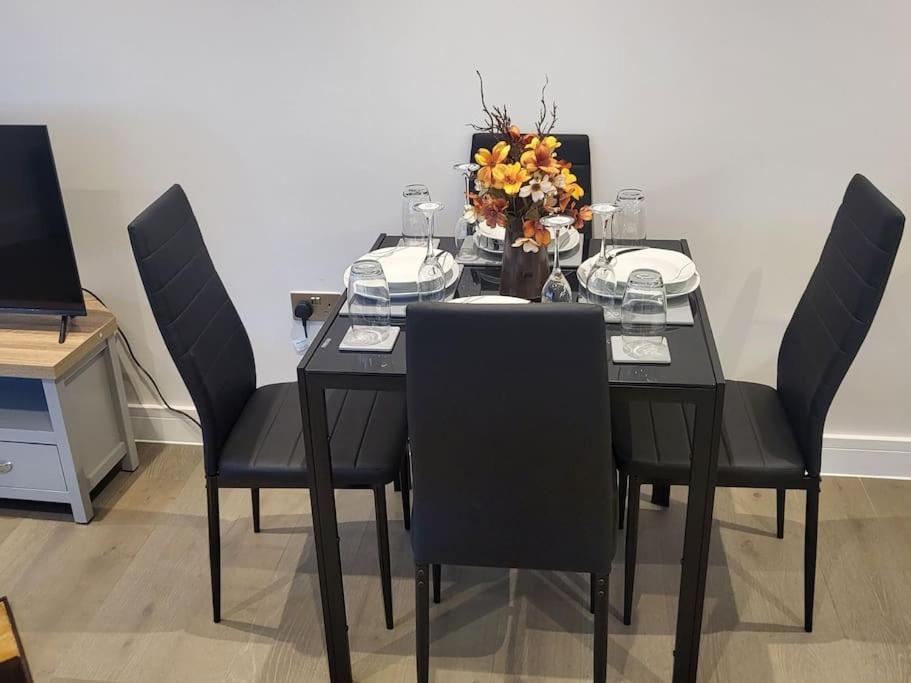 Entire Reigate Apartment Hosted By Pius Eksteriør billede